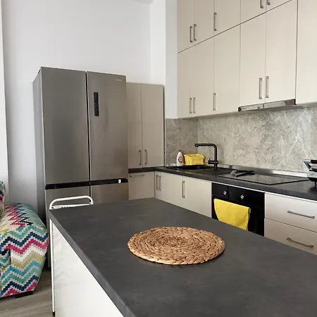 Qerret Flat House Apartamento *