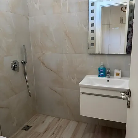 Qerret Flat House Golem (Tirana)